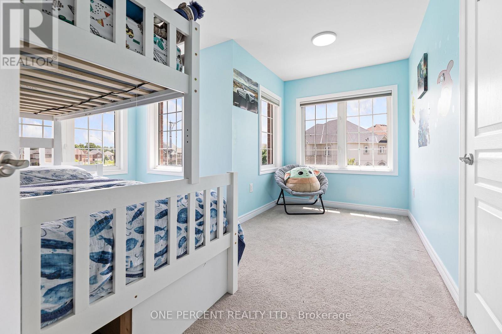 Photo 18 of 102 Monkton Circle, Brampton ON