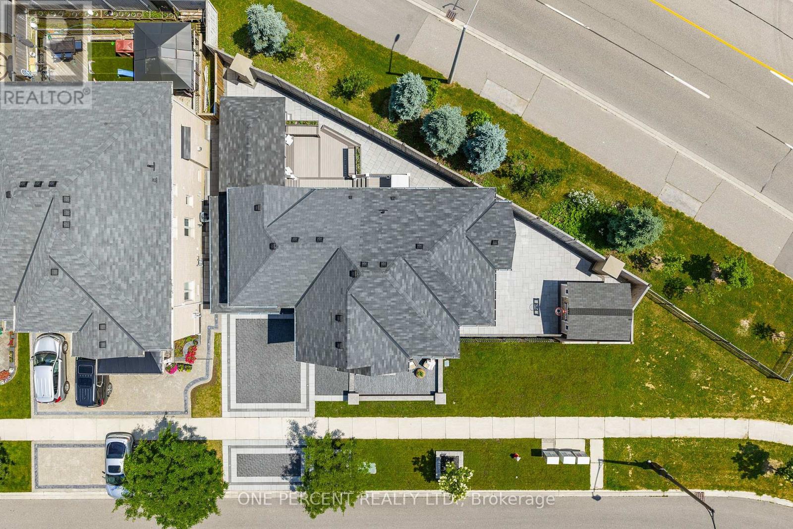 Photo 26 of 102 Monkton Circle, Brampton ON