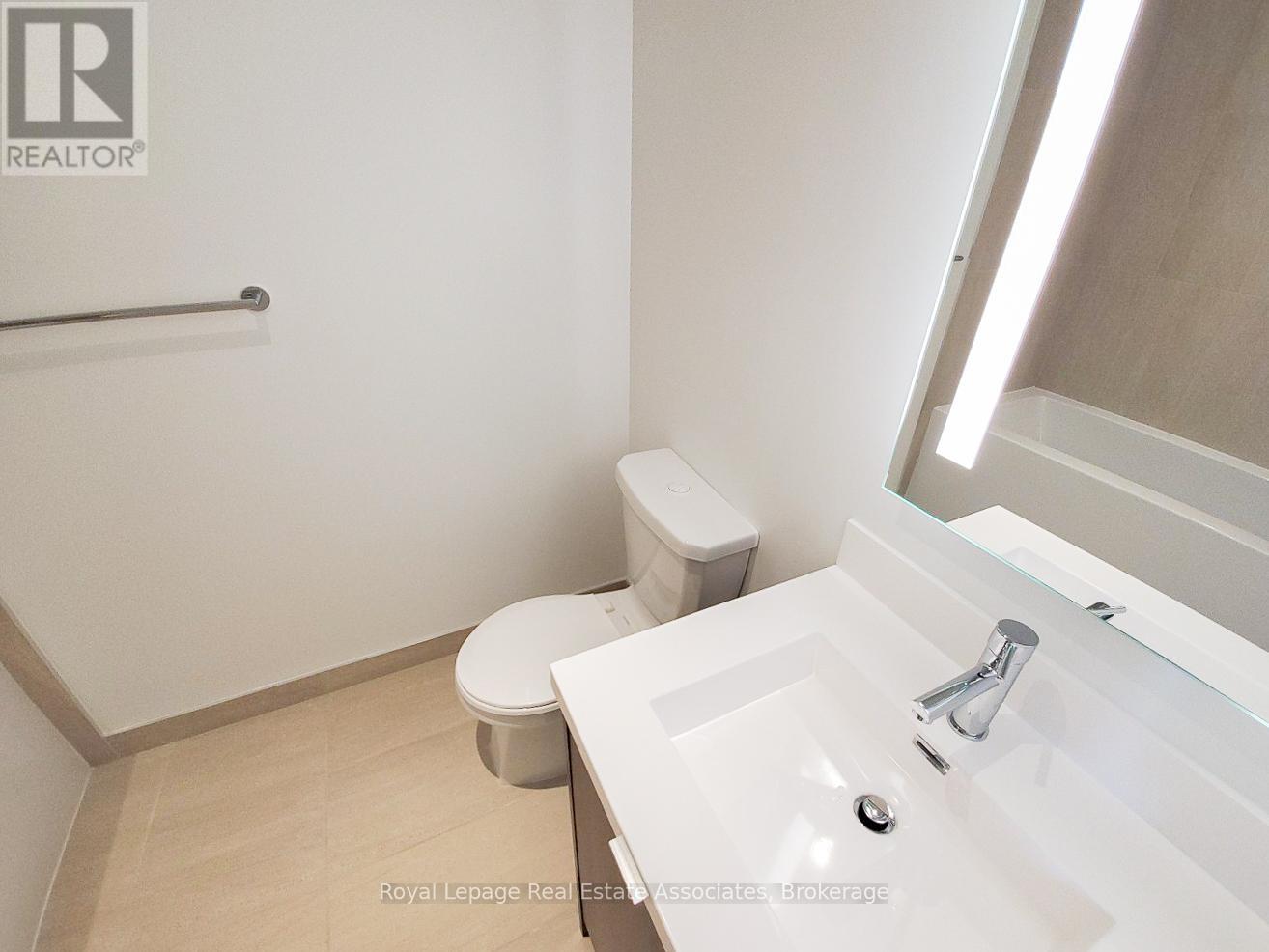 Photo 6 of 4028 5 Mabelle Avenue, Toronto ON