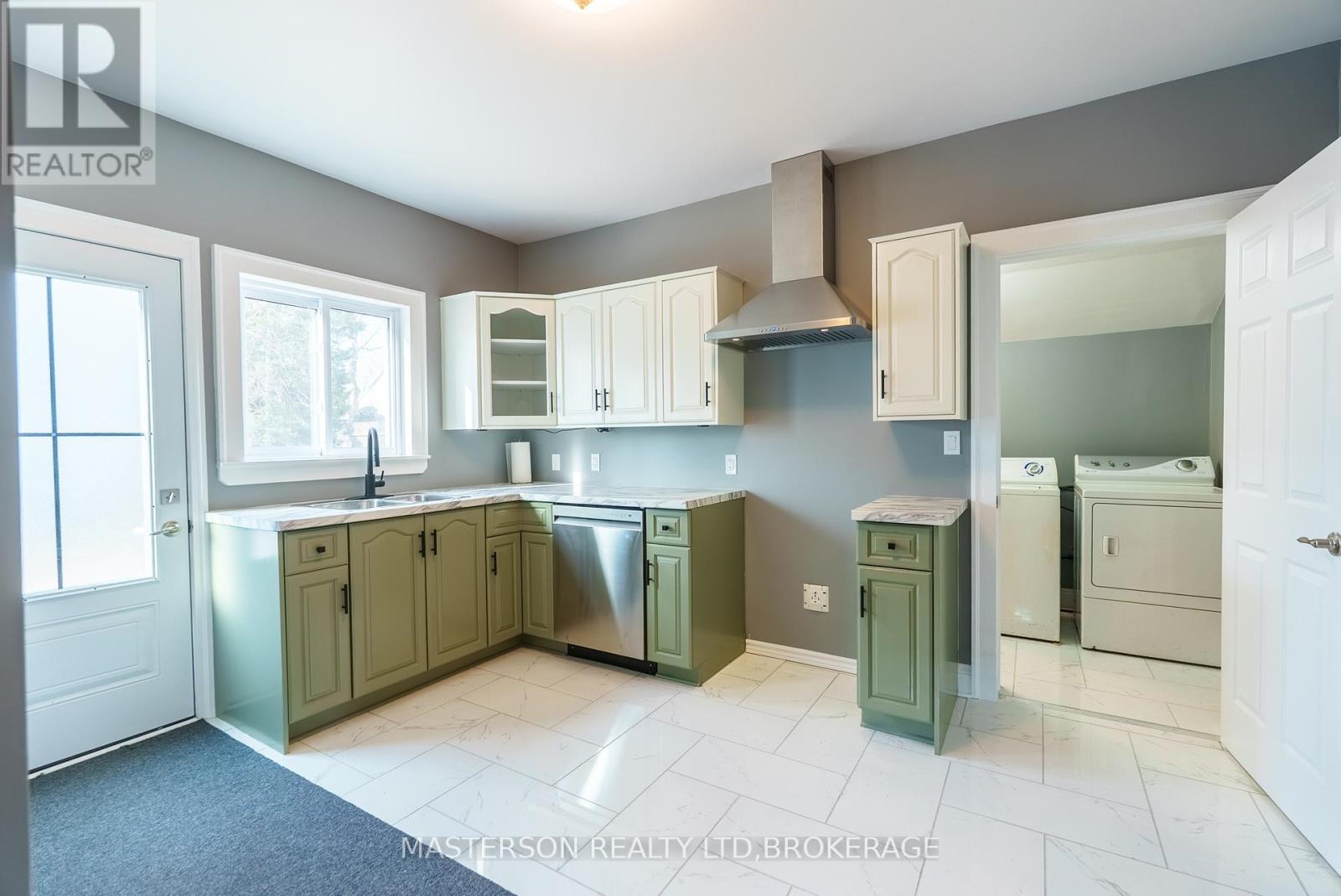 Photo 1 of 4326 Ellis Street, Niagara Falls ON