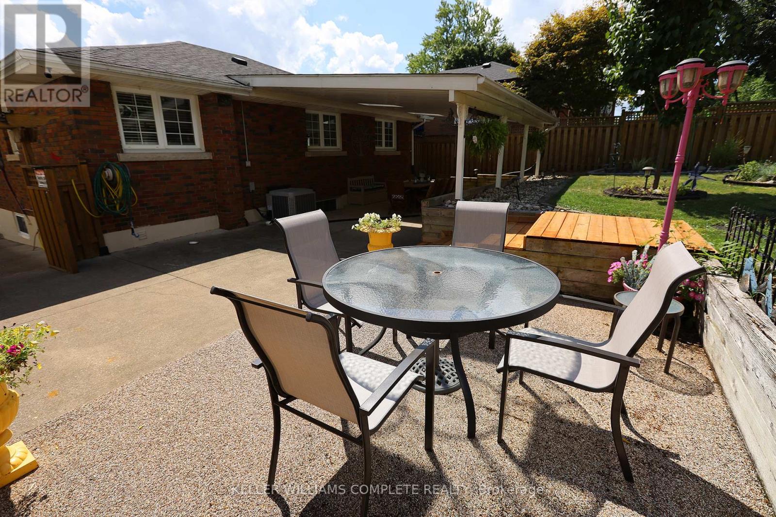 Photo 15 of 5533 Ontario Avenue, Niagara Falls ON