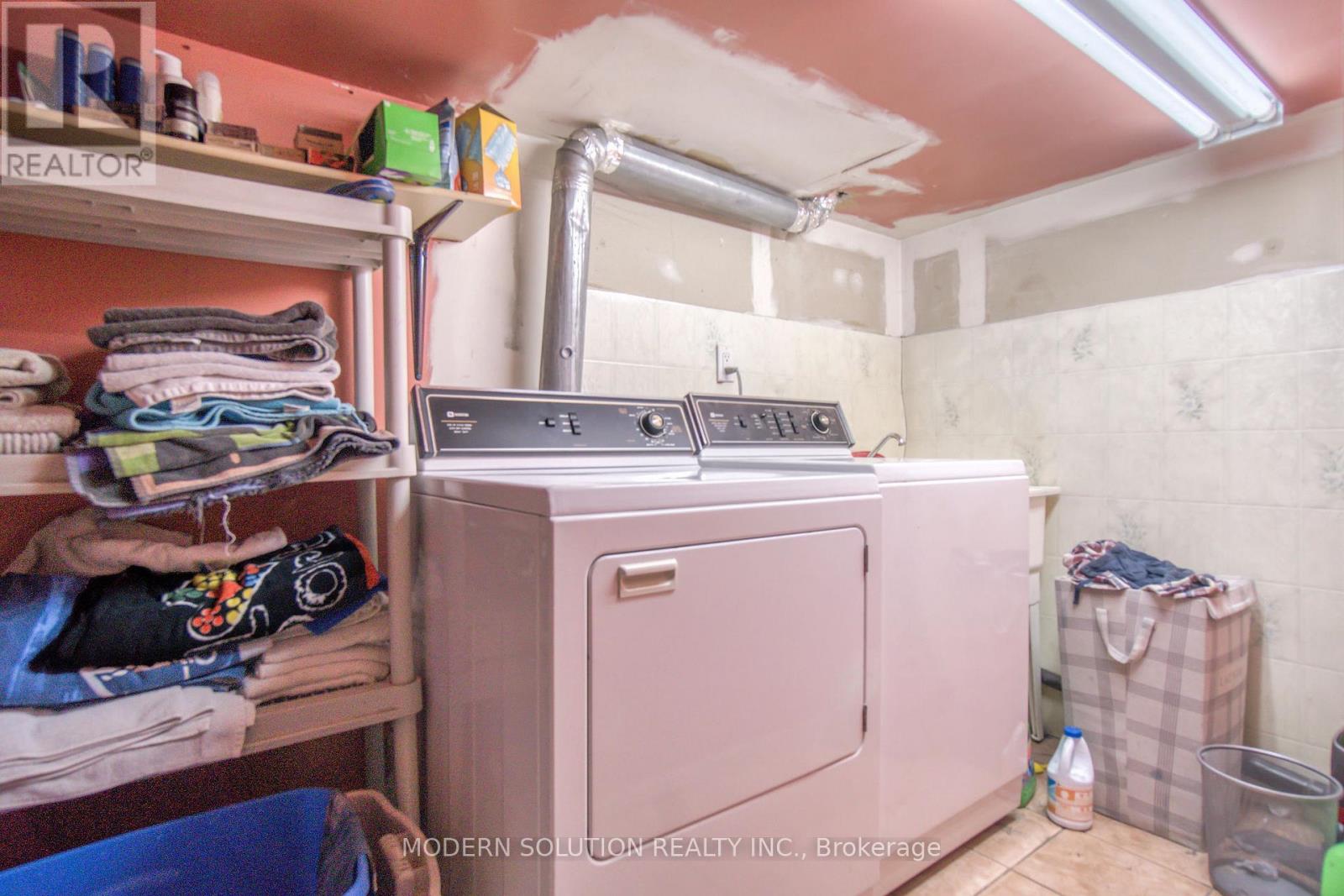 Photo 12 of 2 Rockwell Avenue, Toronto ON