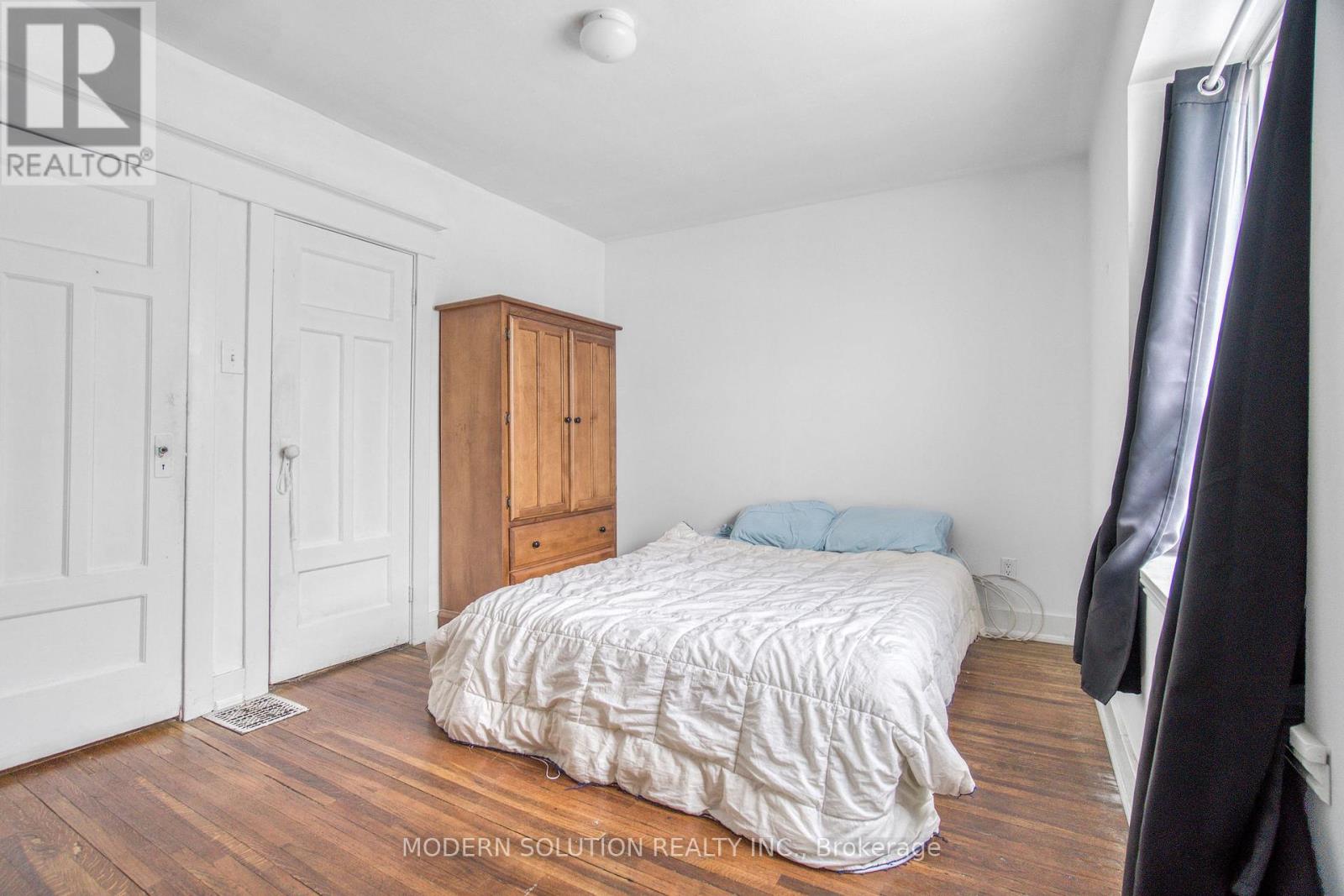Photo 25 of 2 Rockwell Avenue, Toronto ON