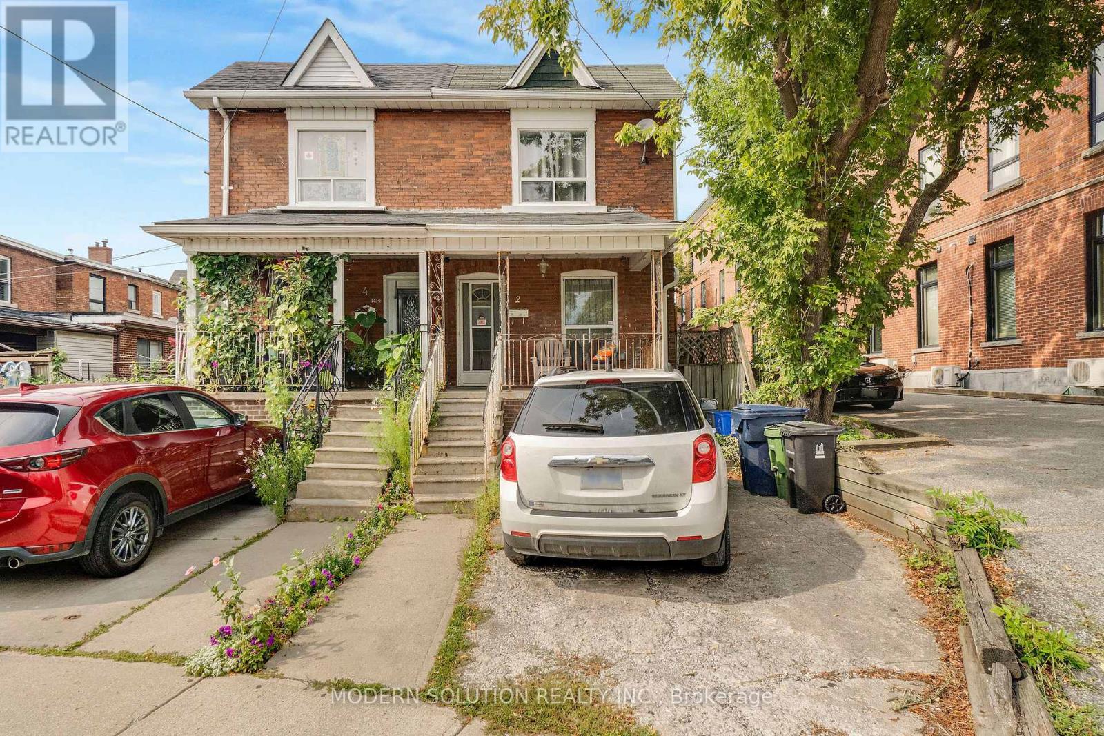 Photo 10 of 2 Rockwell Avenue, Toronto ON