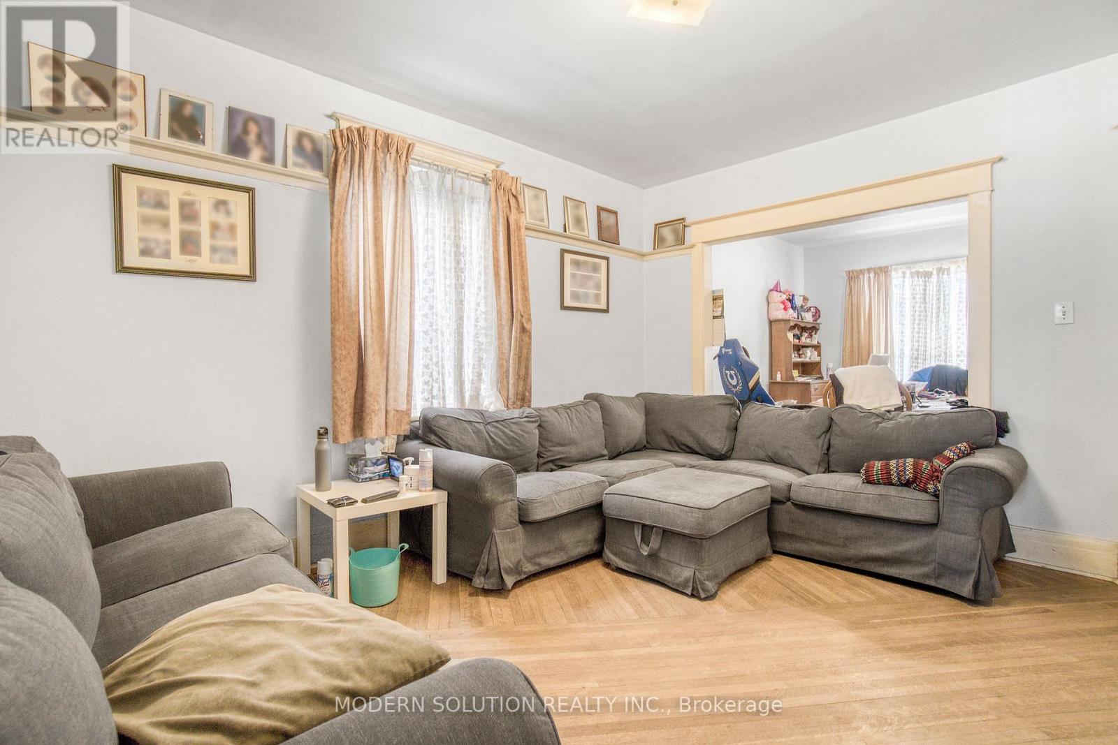 Photo 19 of 2 Rockwell Avenue, Toronto ON