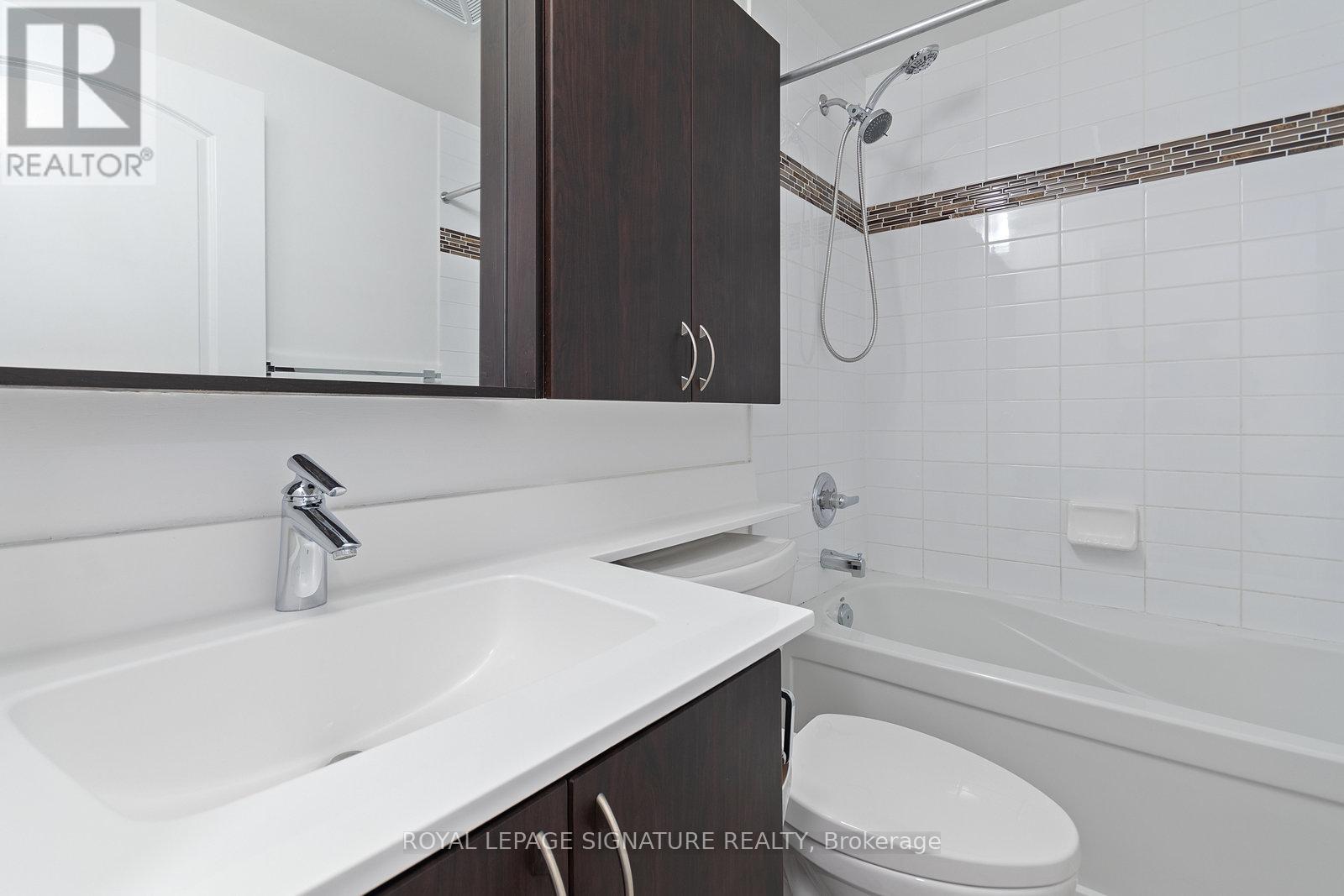 Photo 7 of 303 1060 Sheppard Avenue W, Toronto ON