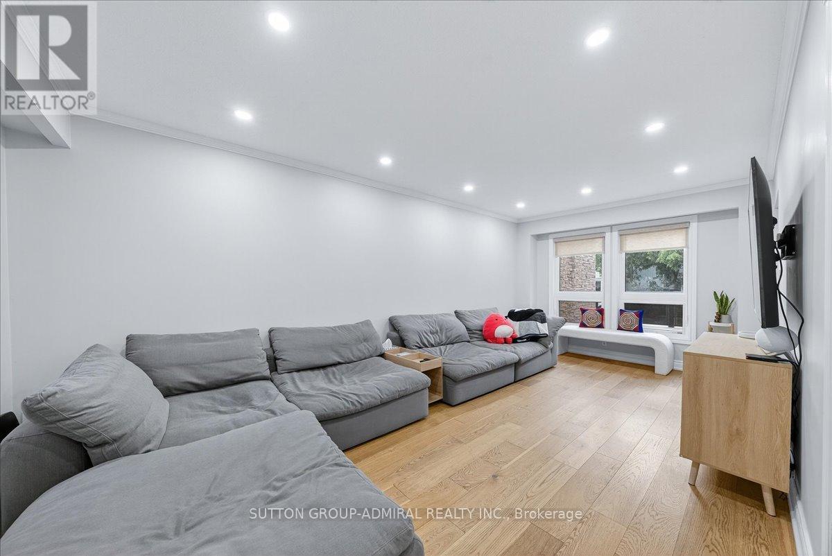 Photo 2 of 35 7080 Copenhagen Road, Mississauga ON