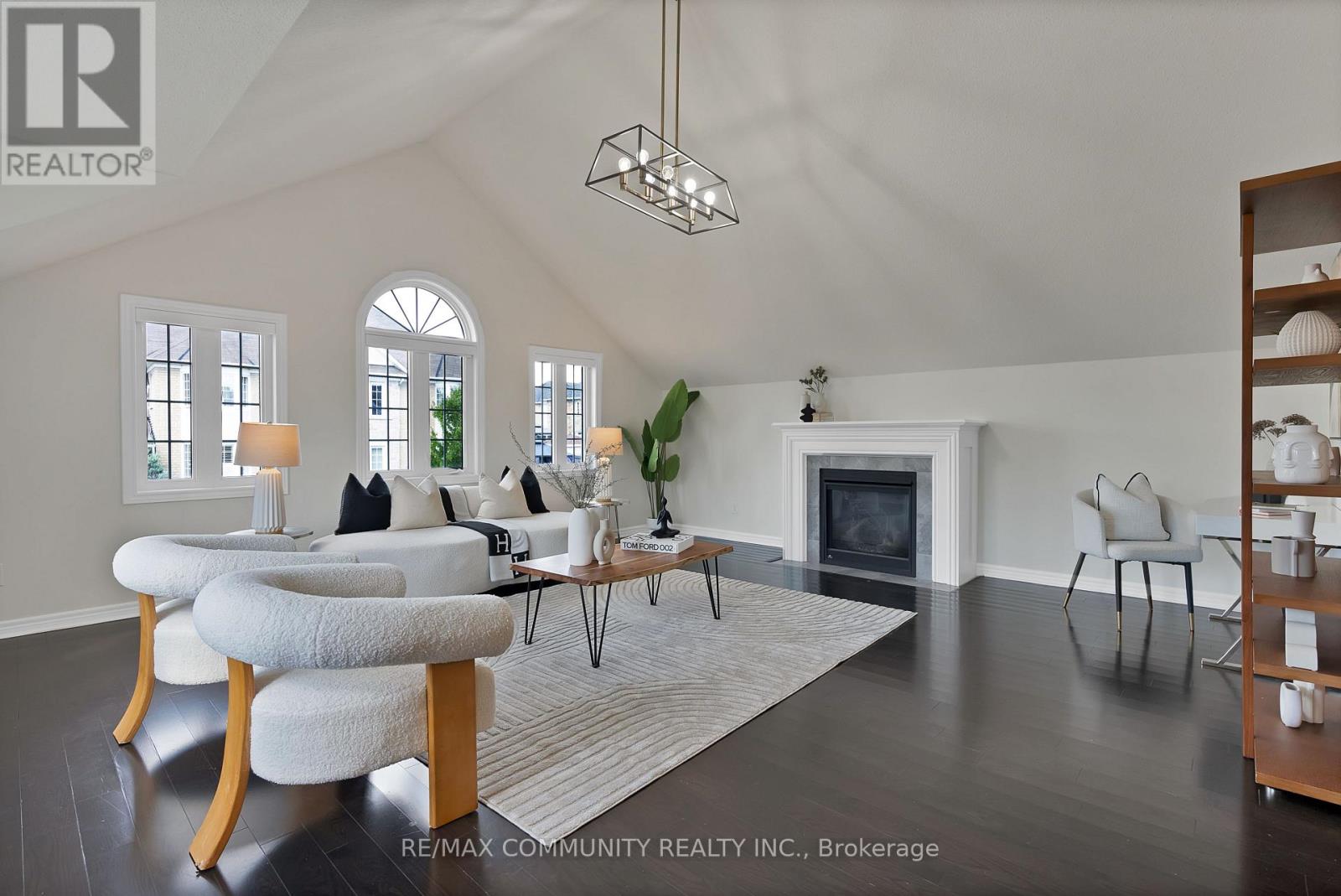 Photo 4 of 62 Mccourt Drive, Ajax ON