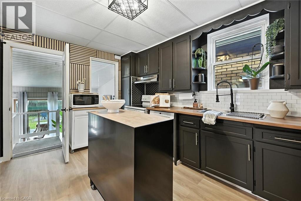 Photo 2 of 17 Cameron Avenue N, Hamilton ON
