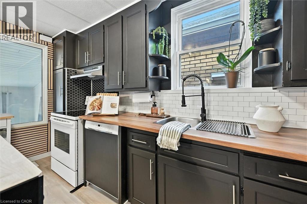 Photo 33 of 17 Cameron Avenue N, Hamilton ON