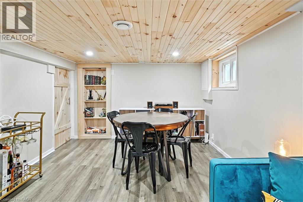 Photo 10 of 17 Cameron Avenue N, Hamilton ON