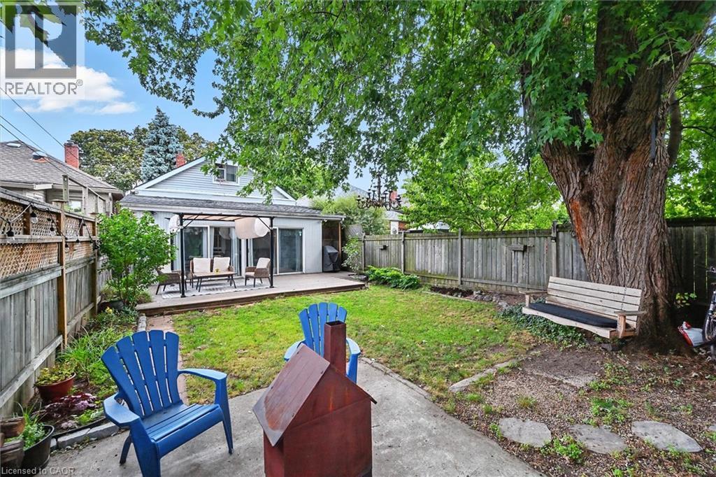 Photo 4 of 17 Cameron Avenue N, Hamilton ON