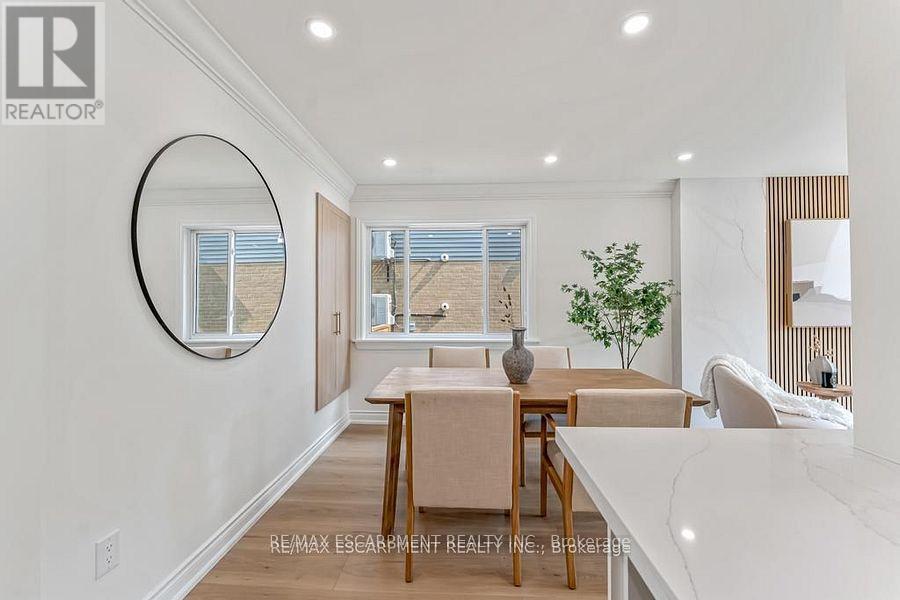 Photo 10 of 48 Ferrara Street, Hamilton ON