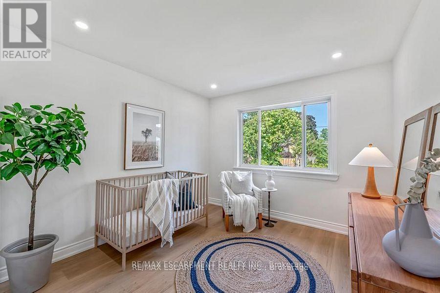 Photo 13 of 48 Ferrara Street, Hamilton ON