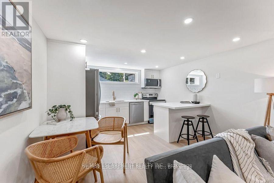 Photo 15 of 48 Ferrara Street, Hamilton ON