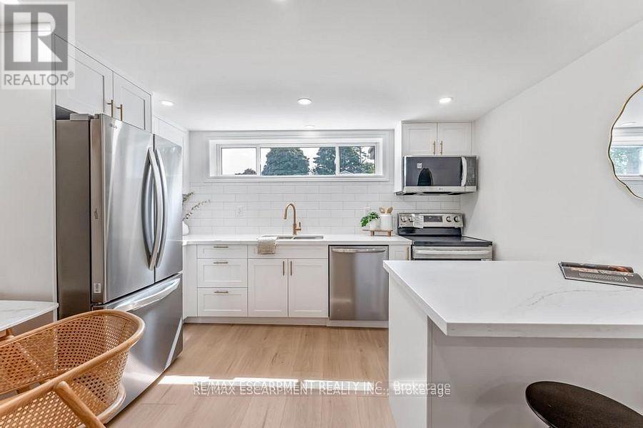 Photo 17 of 48 Ferrara Street, Hamilton ON
