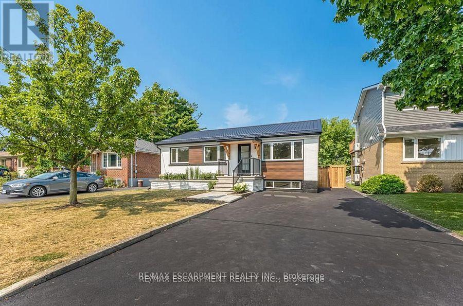 Photo 2 of 48 Ferrara Street, Hamilton ON