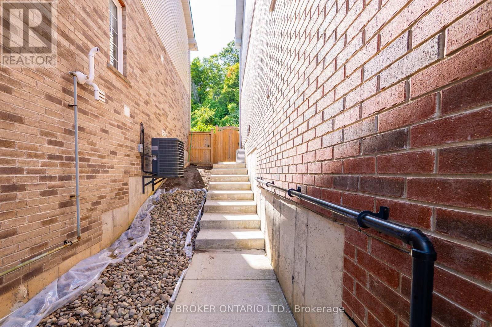 Photo 42 of 326 Moorlands Crescent, Kitchener ON