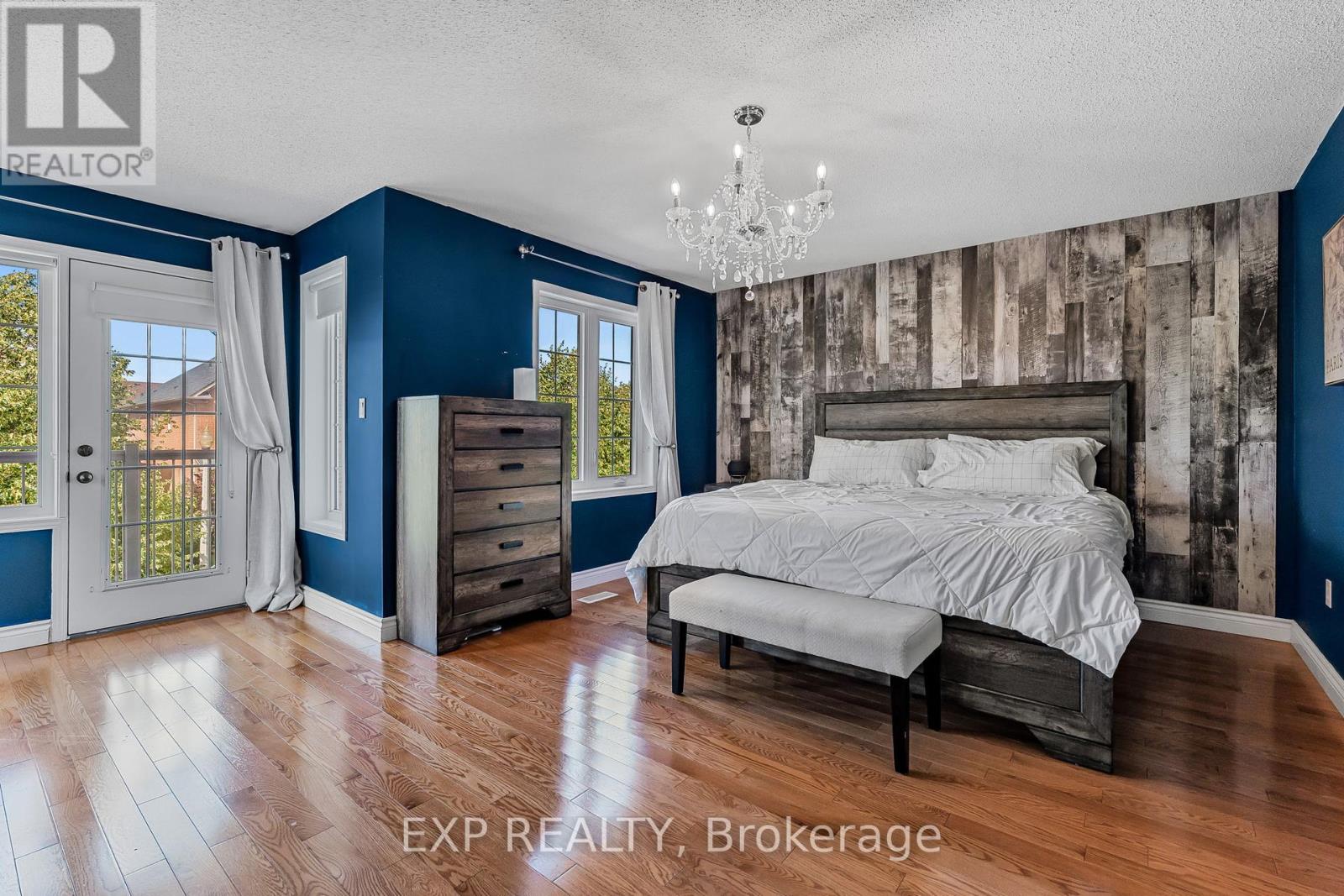 Photo 8 of 117 Glenmeadow Crescent, Hamilton ON