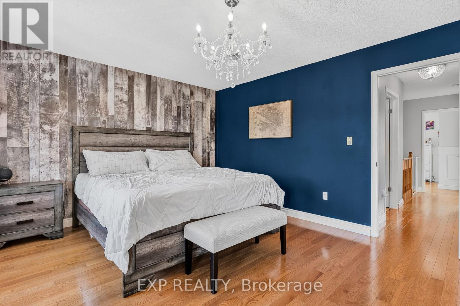 Photo 3 of 117 Glenmeadow Crescent, Hamilton ON