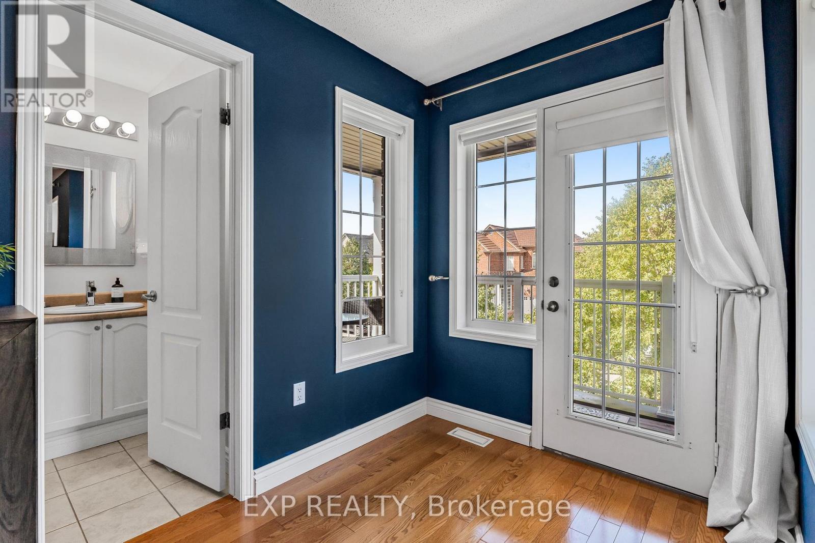 Photo 10 of 117 Glenmeadow Crescent, Hamilton ON