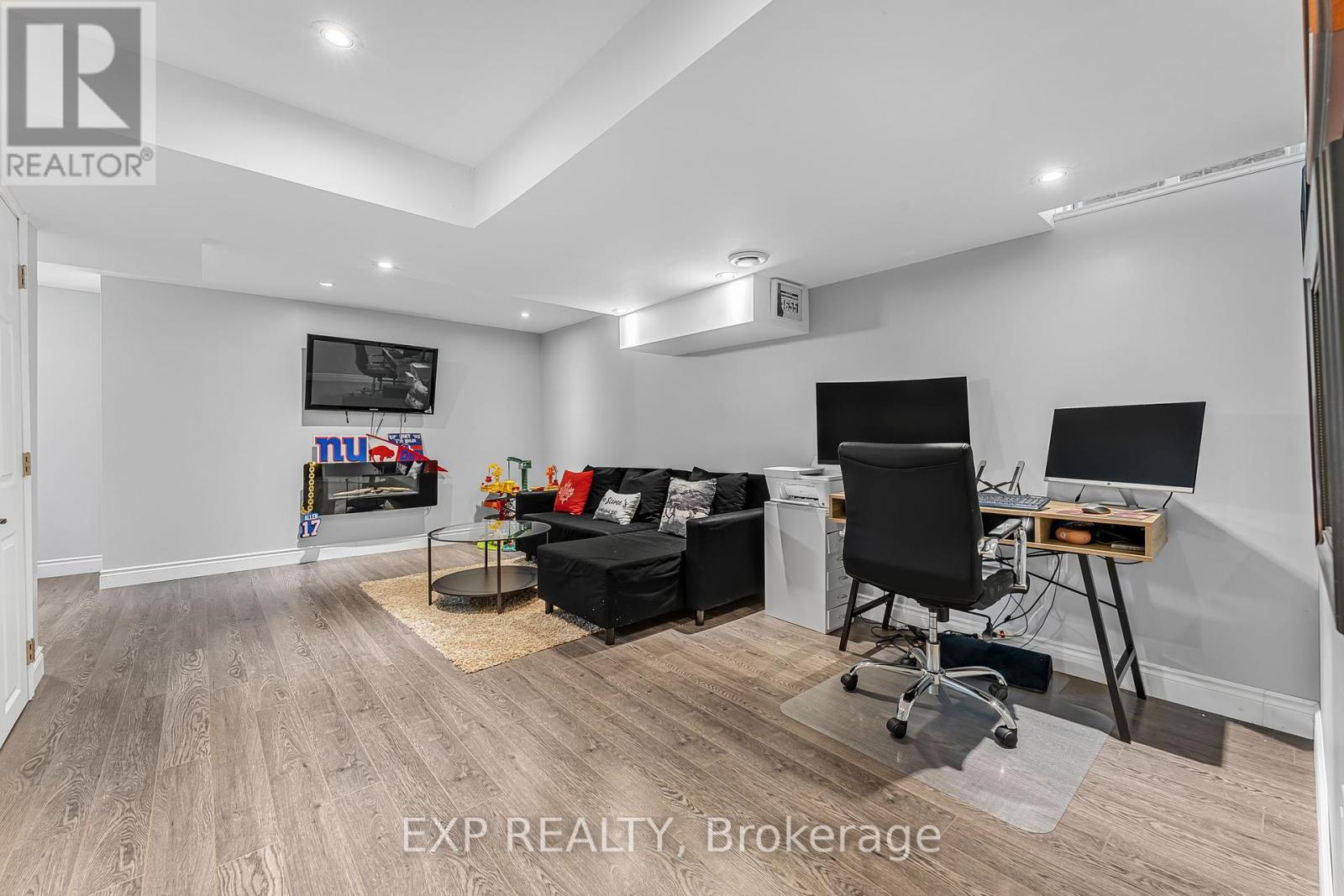 Photo 16 of 117 Glenmeadow Crescent, Hamilton ON