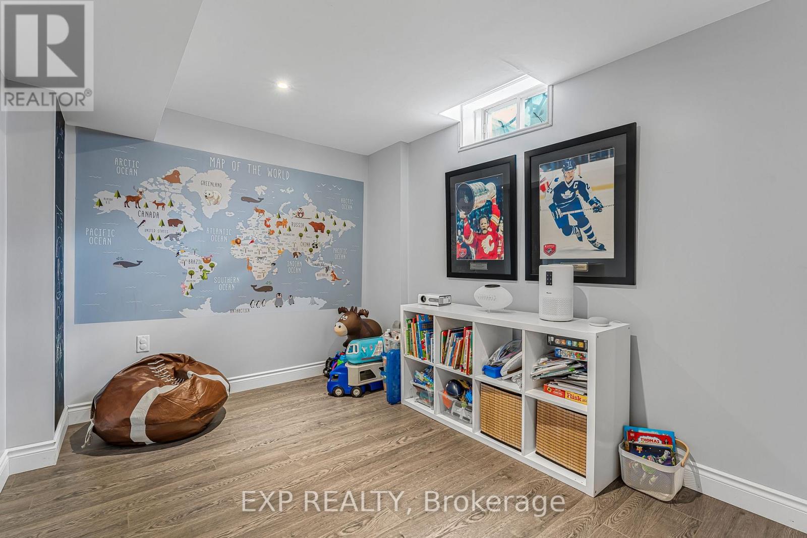 Photo 21 of 117 Glenmeadow Crescent, Hamilton ON