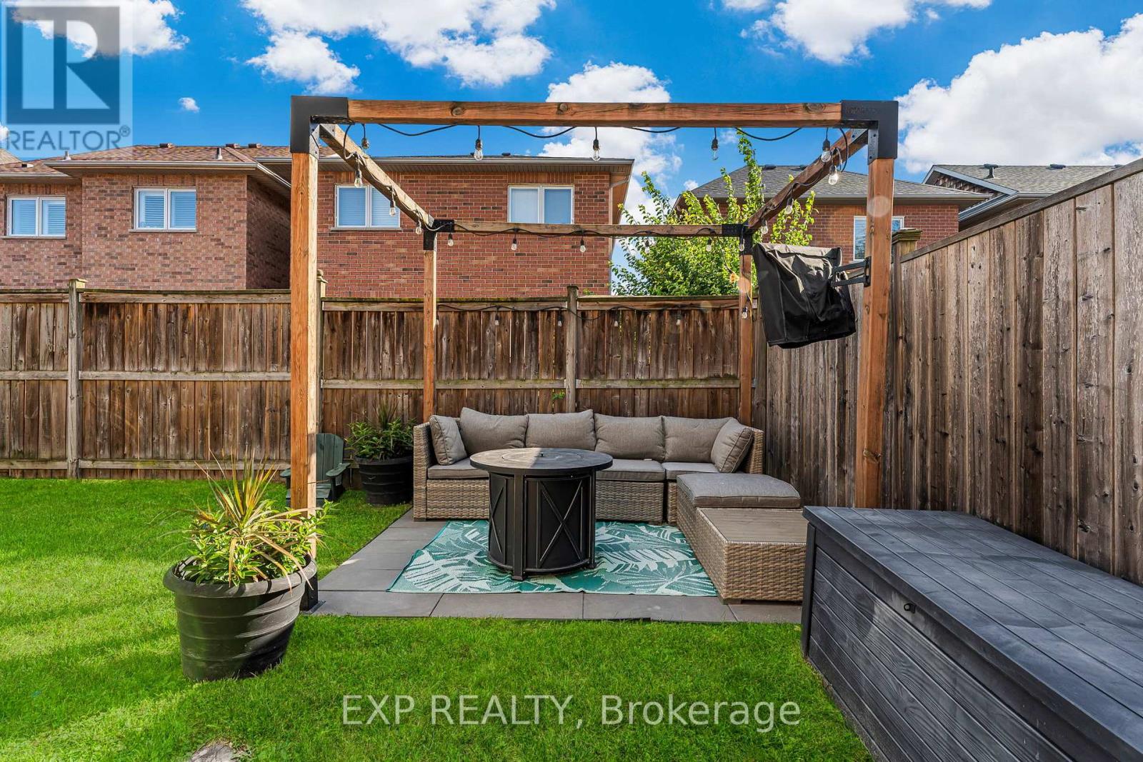 Photo 19 of 117 Glenmeadow Crescent, Hamilton ON