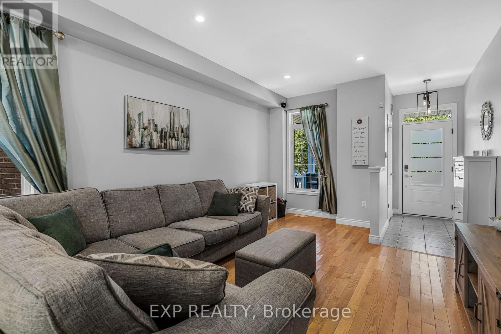 Photo 29 of 117 Glenmeadow Crescent, Hamilton ON