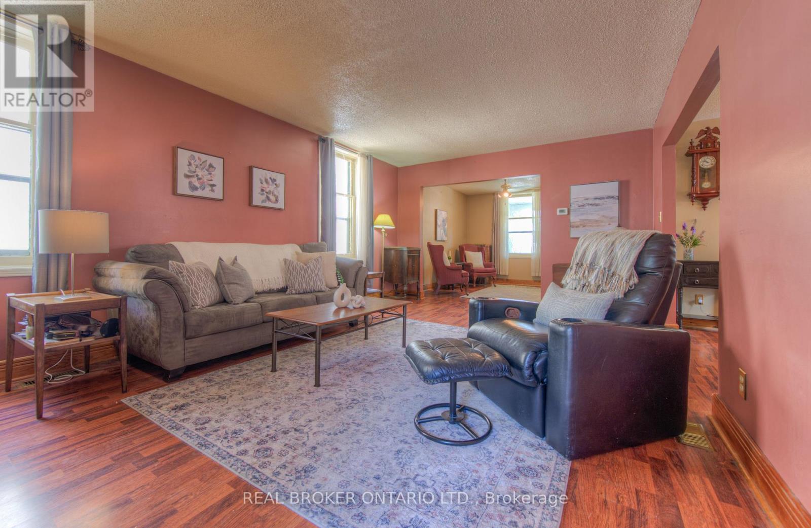 Photo 24 of 138 Forest Road, Cambridge ON