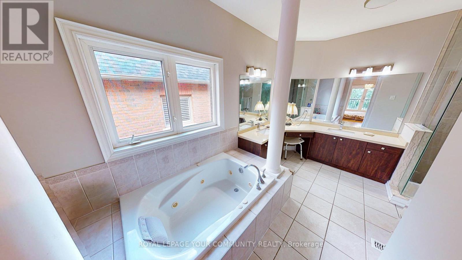 Photo 1 of 3380 Mistwell Crescent N, Oakville ON