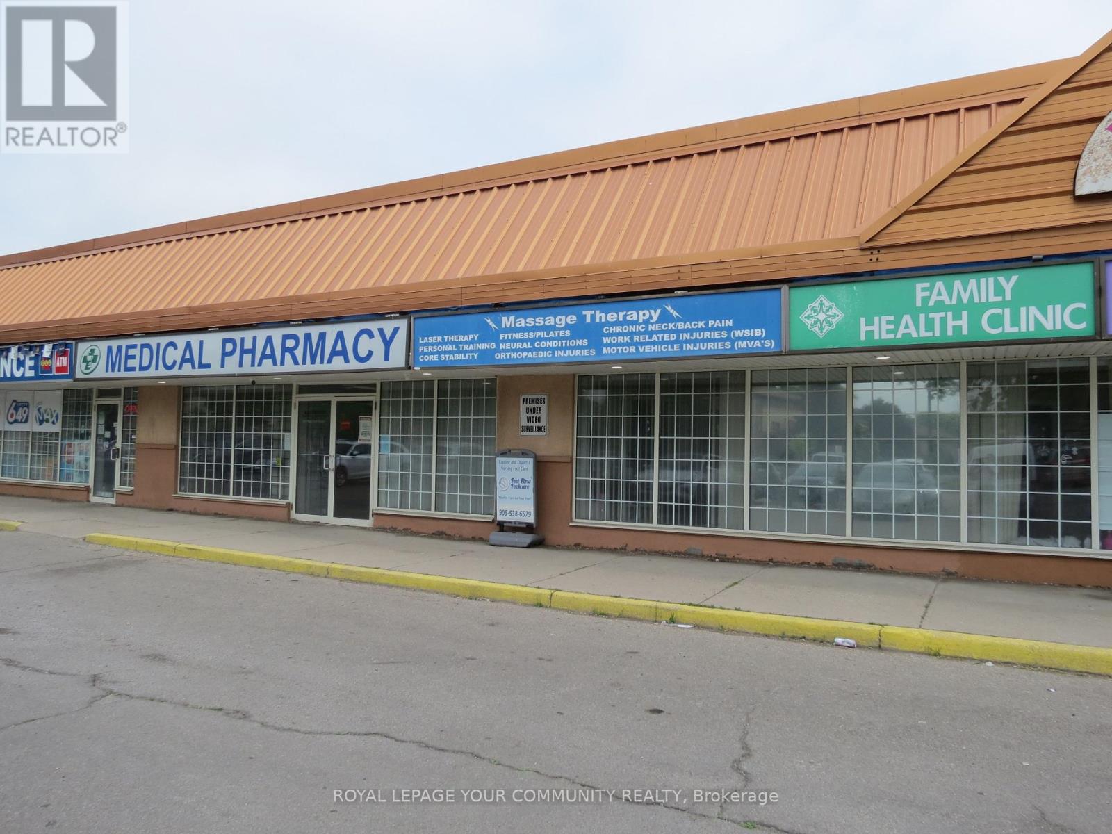 Photo 2 of 1221 Limeridge Road E, Hamilton ON