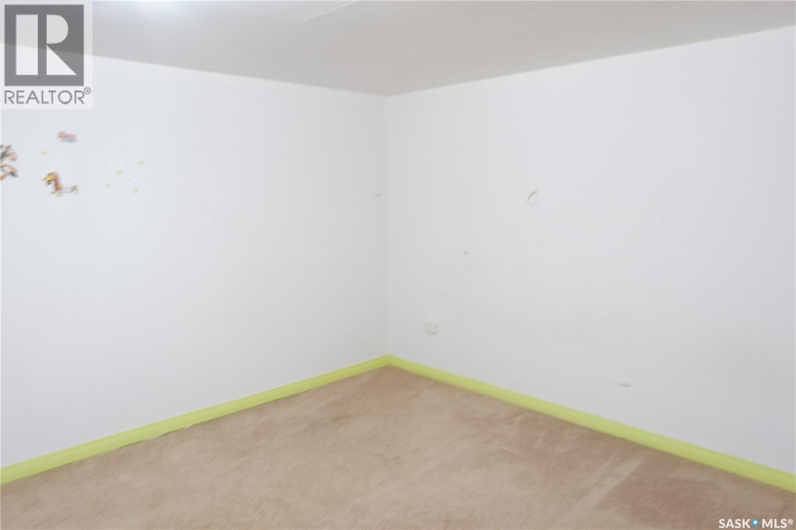 Photo 8 of 502 5th Avenue W, Assiniboia SK