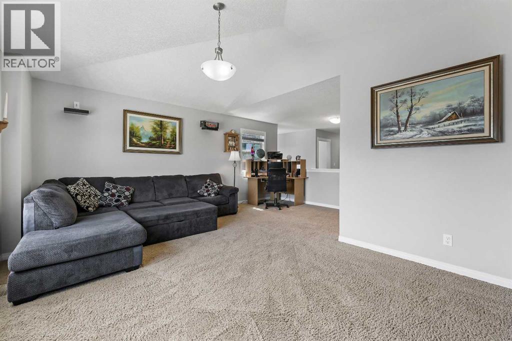 Photo 18 of 354 Kingsbury View Se, Airdrie AB