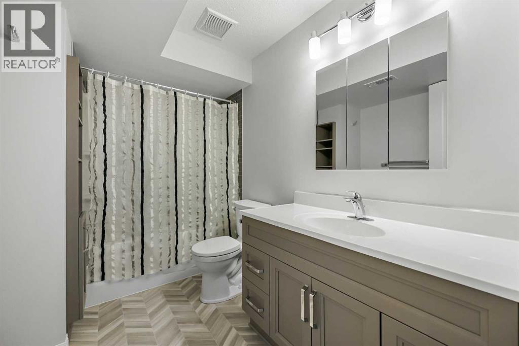 Photo 1 of 354 Kingsbury View Se, Airdrie AB