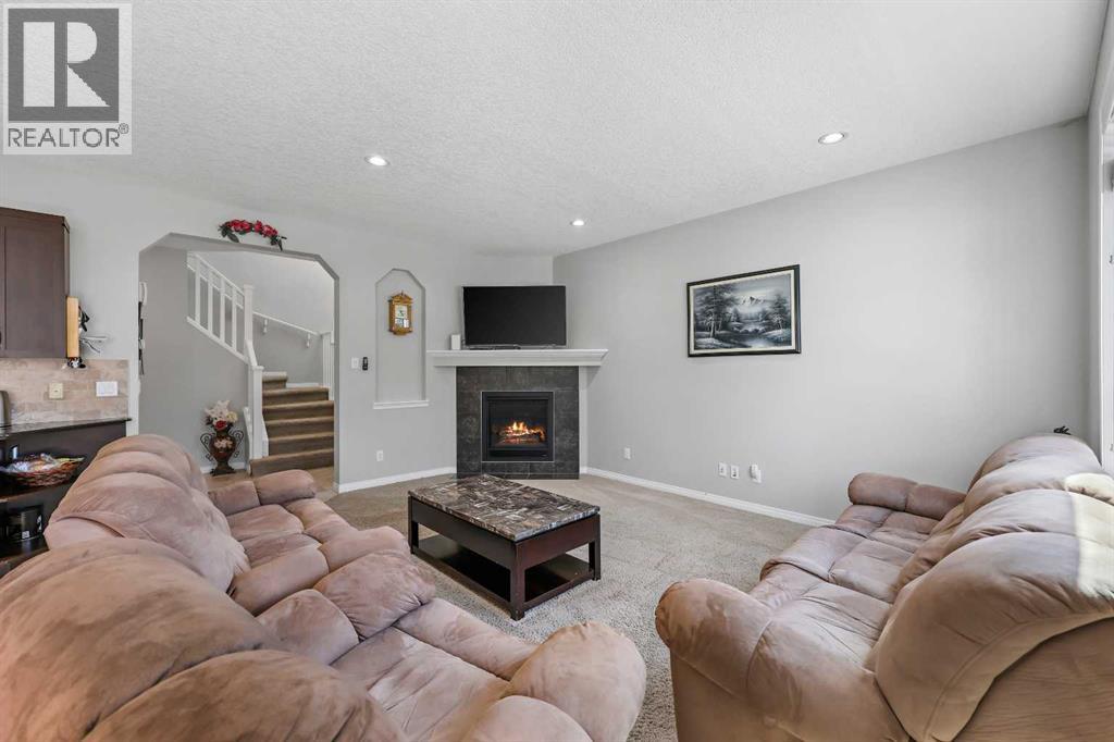 Photo 5 of 354 Kingsbury View Se, Airdrie AB