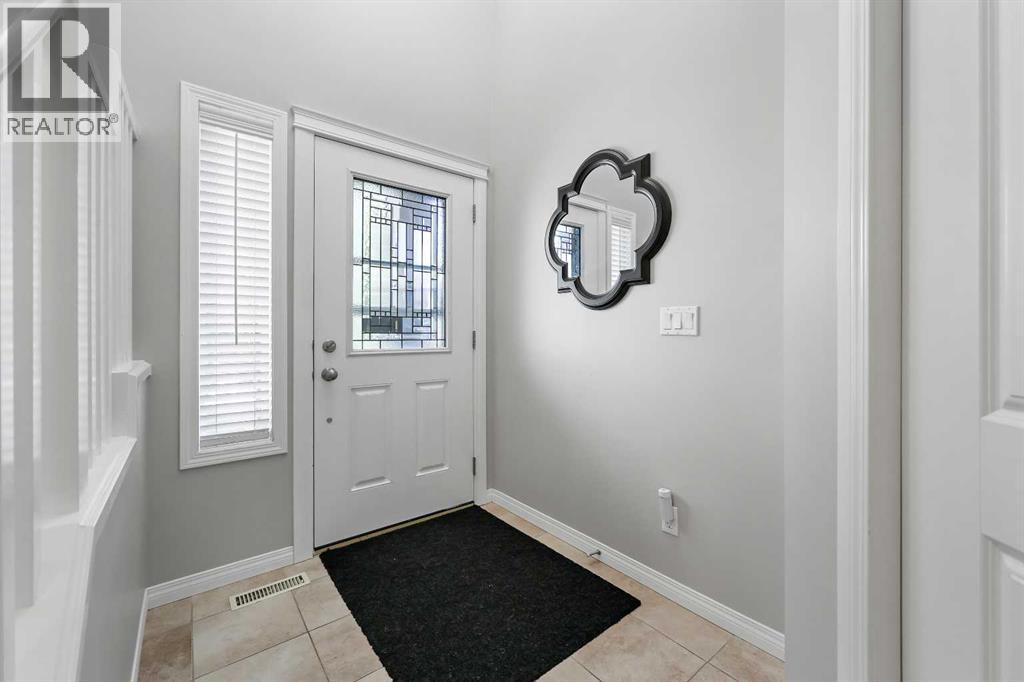 Photo 10 of 354 Kingsbury View Se, Airdrie AB