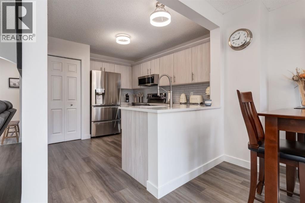 Photo 2 of 47 Springs Crescent Se, Airdrie AB