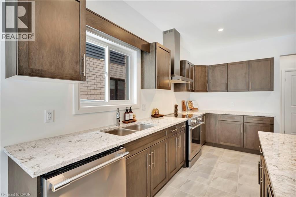 Photo 23 of 49 Willson Drive, Thorold ON