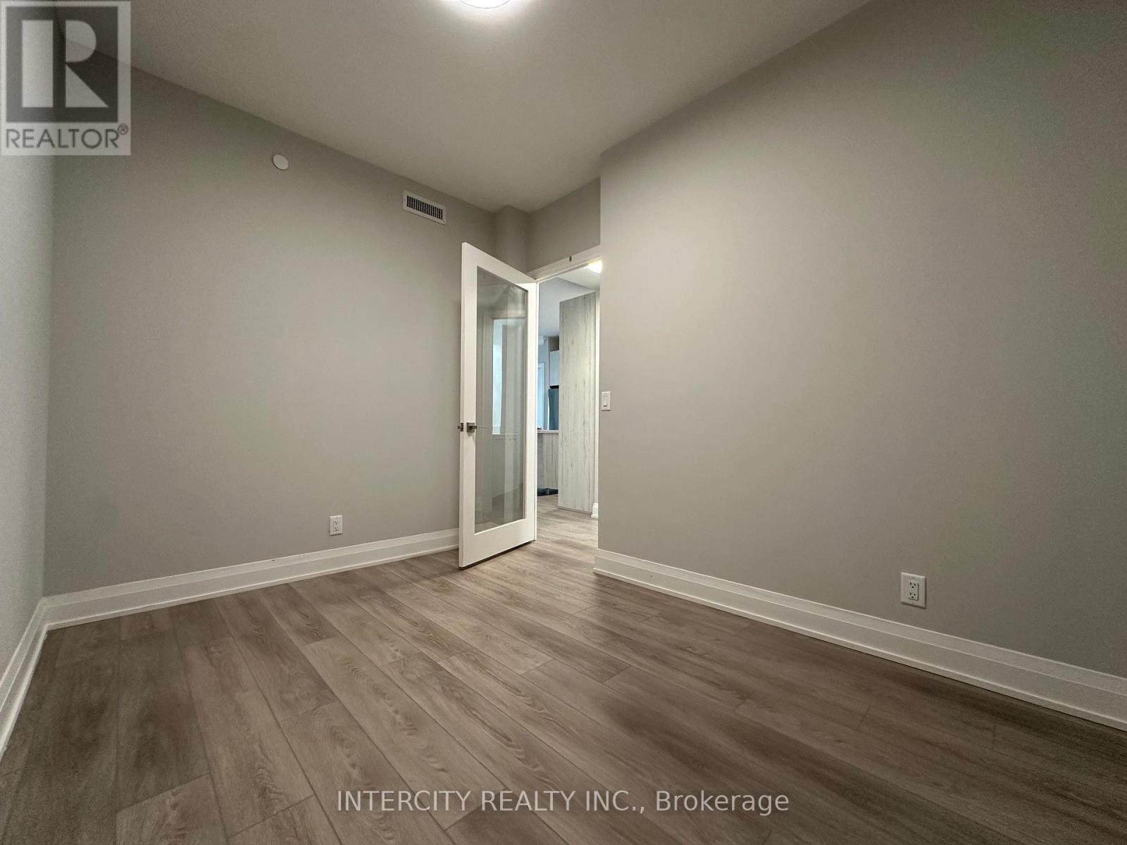 Photo 7 of 1806 18 Water Walk Drive, Markham ON