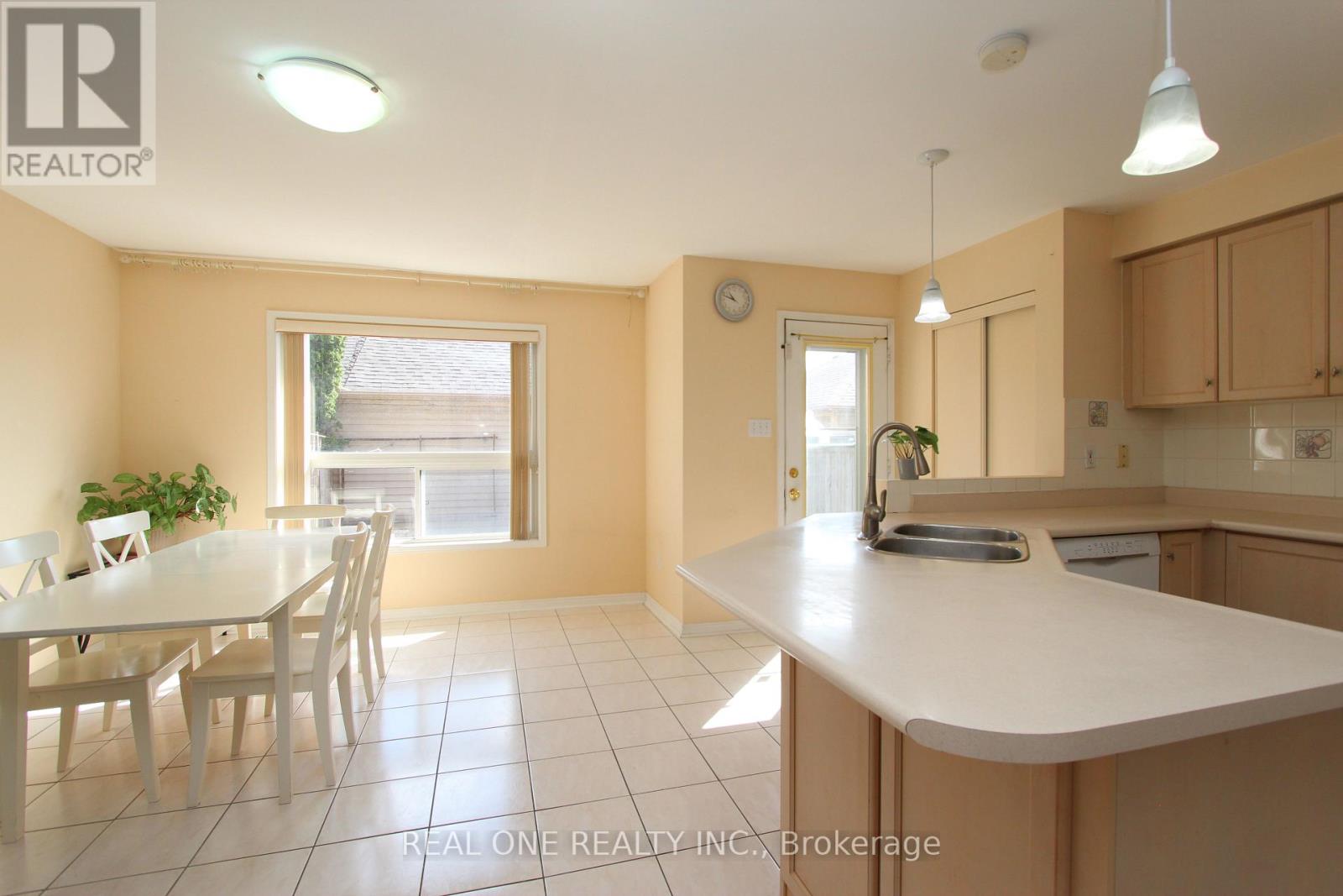 Single Family House for Sale in  FOREST RUN BOULEVARD Vaughan (Patterson) 