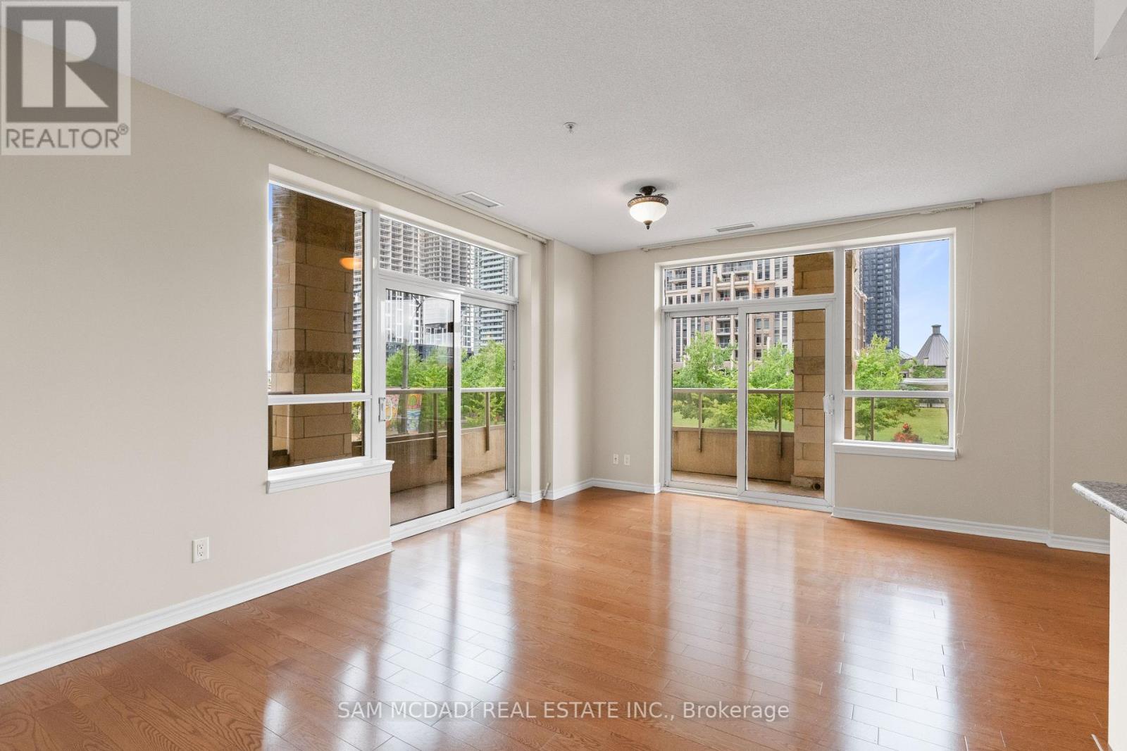Photo 37 of 211 350 Princess Royal Drive, Mississauga ON