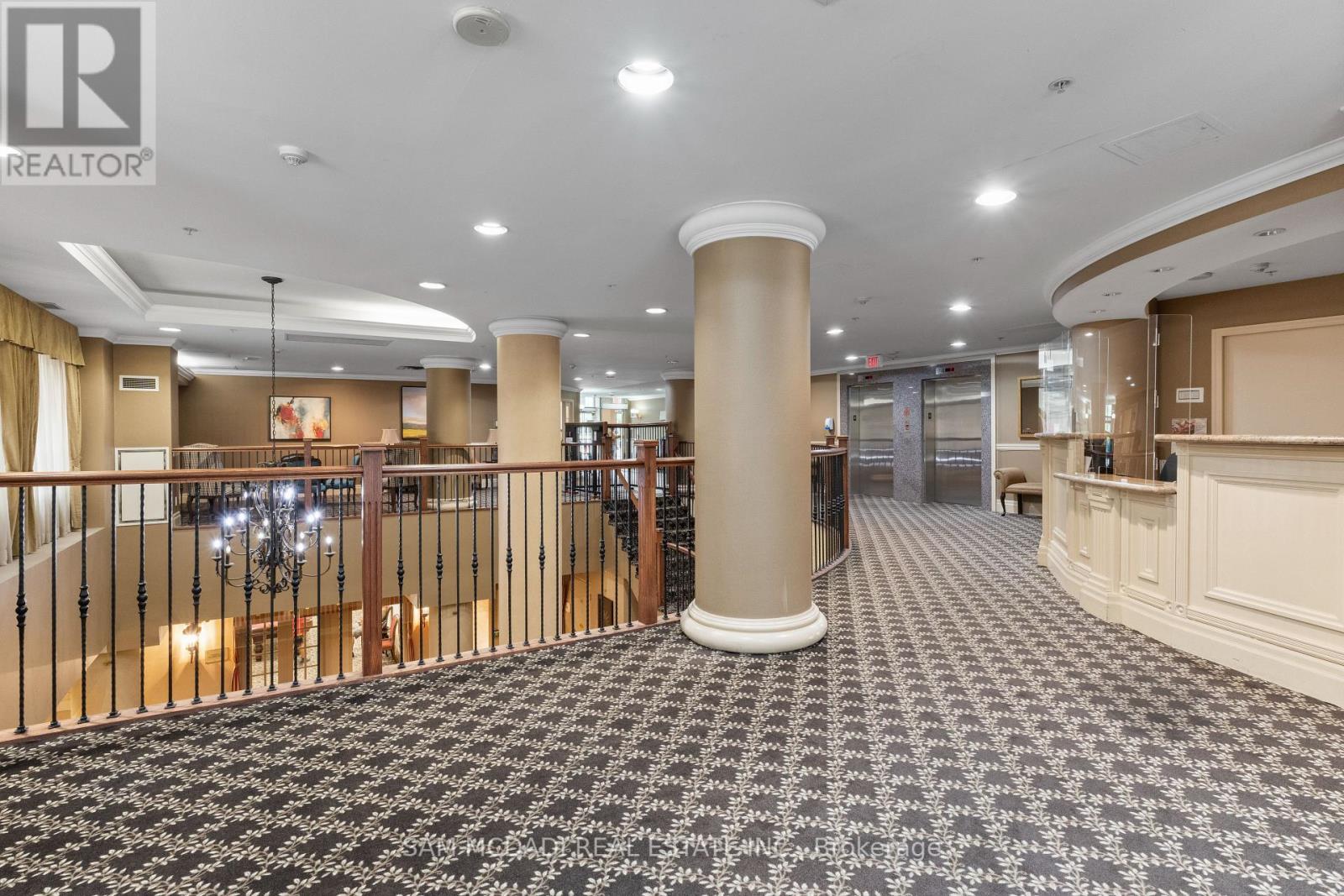 Photo 14 of 211 350 Princess Royal Drive, Mississauga ON