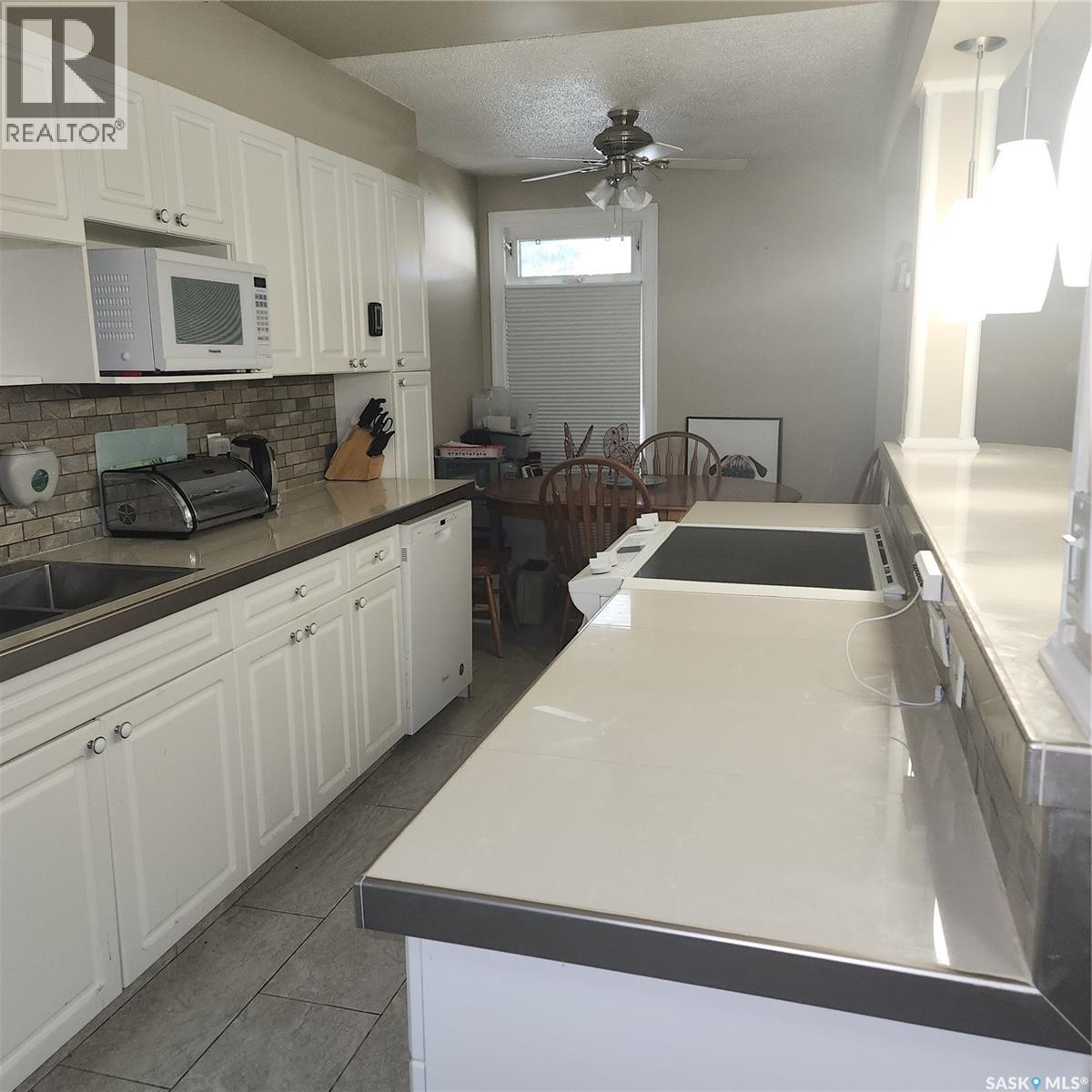 Photo 2 of 17 1292 Gordon Road, Moose Jaw SK