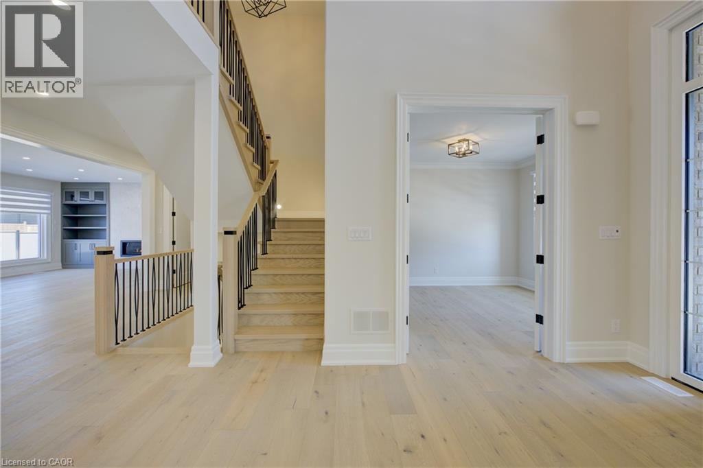 Photo 16 of 47 Pioneer Ridge Drive, Kitchener ON