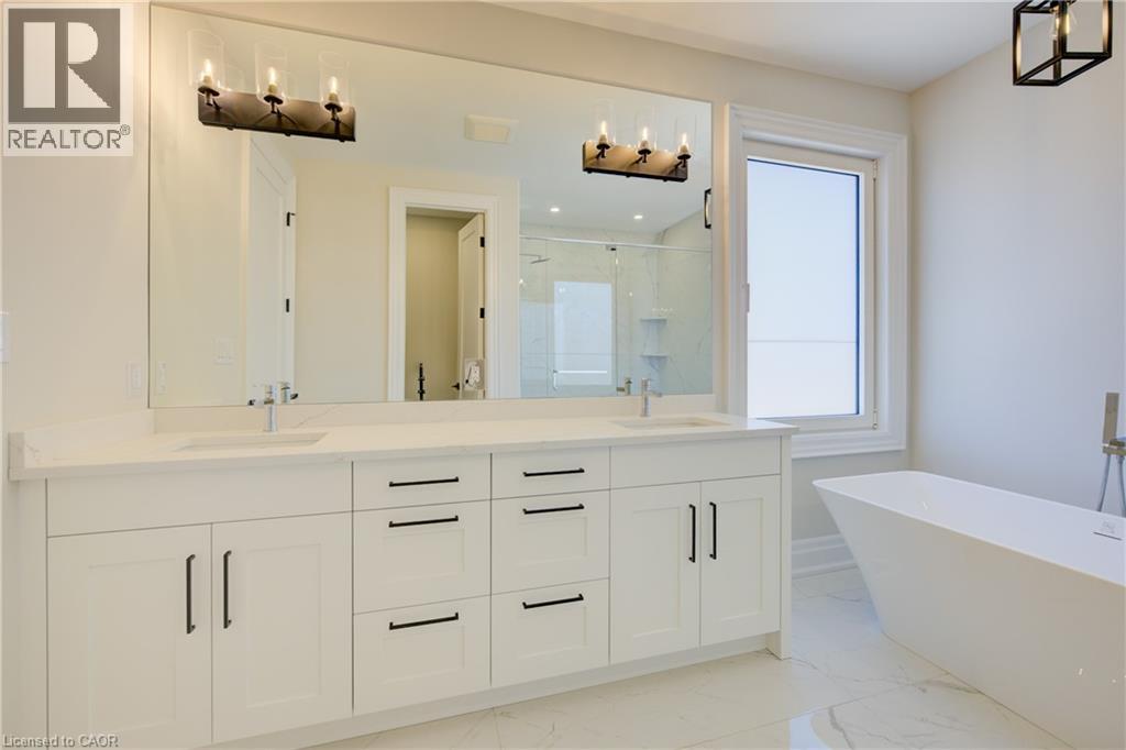 Photo 25 of 47 Pioneer Ridge Drive, Kitchener ON
