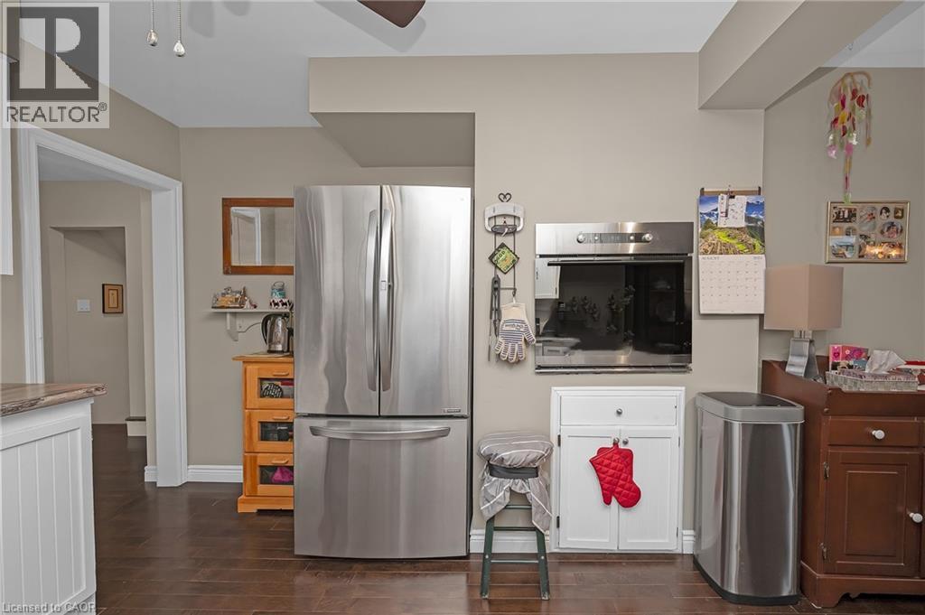 Photo 24 of 2 Cherry Avenue, Grimsby ON