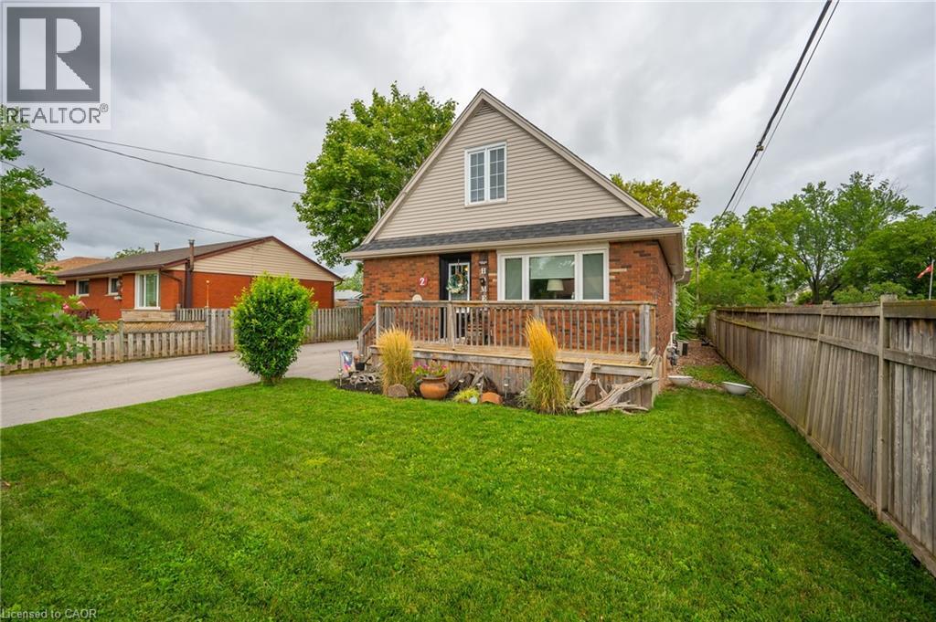 Photo 39 of 2 Cherry Avenue, Grimsby ON