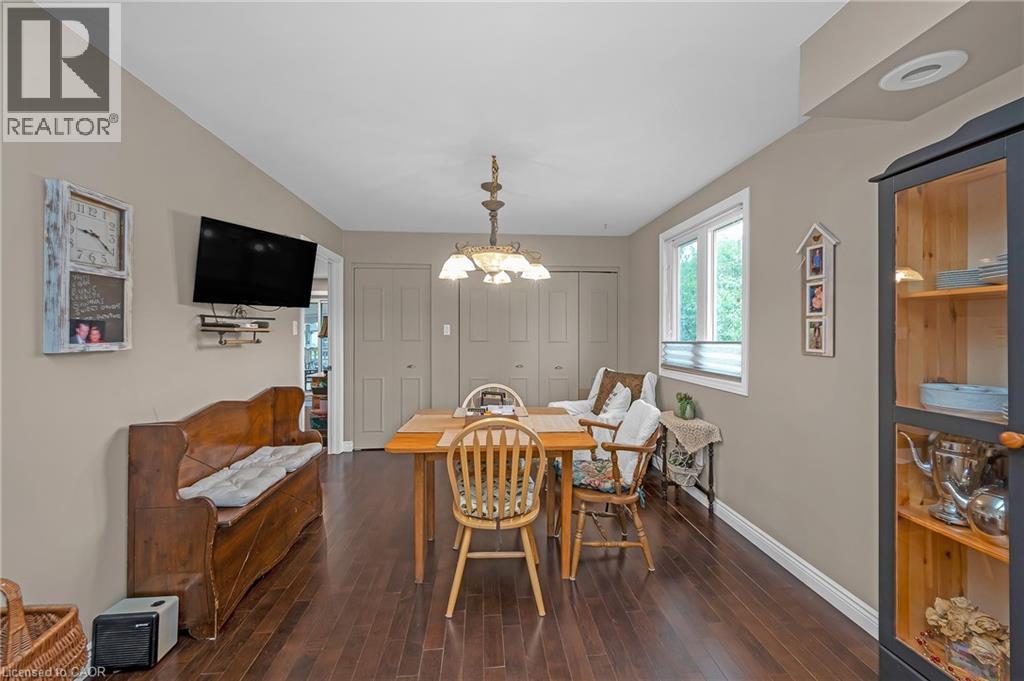Photo 18 of 2 Cherry Avenue, Grimsby ON