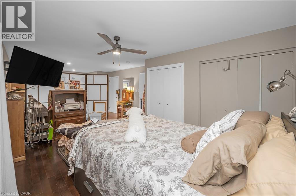 Photo 37 of 2 Cherry Avenue, Grimsby ON